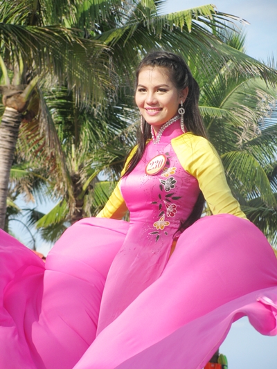 Trương Thị Quỳnh Như - SBD 230 - chiều cao 1,67m, số đo 3 vòng 88-65-88